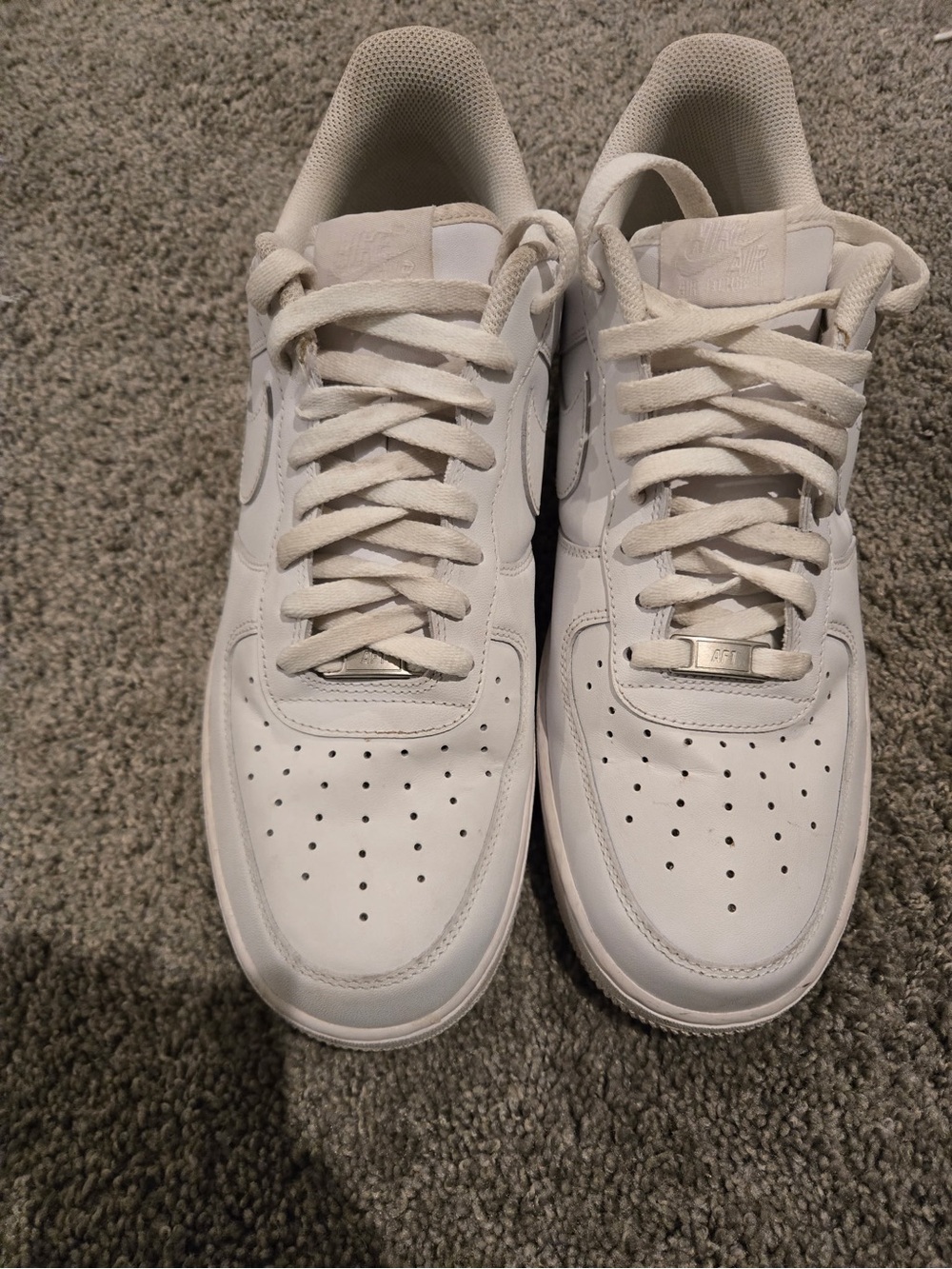 Men's White Low-Top Leather Sneakers - Classic Casual Style